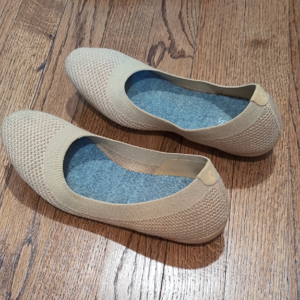 Elegant Tan Women's Flats